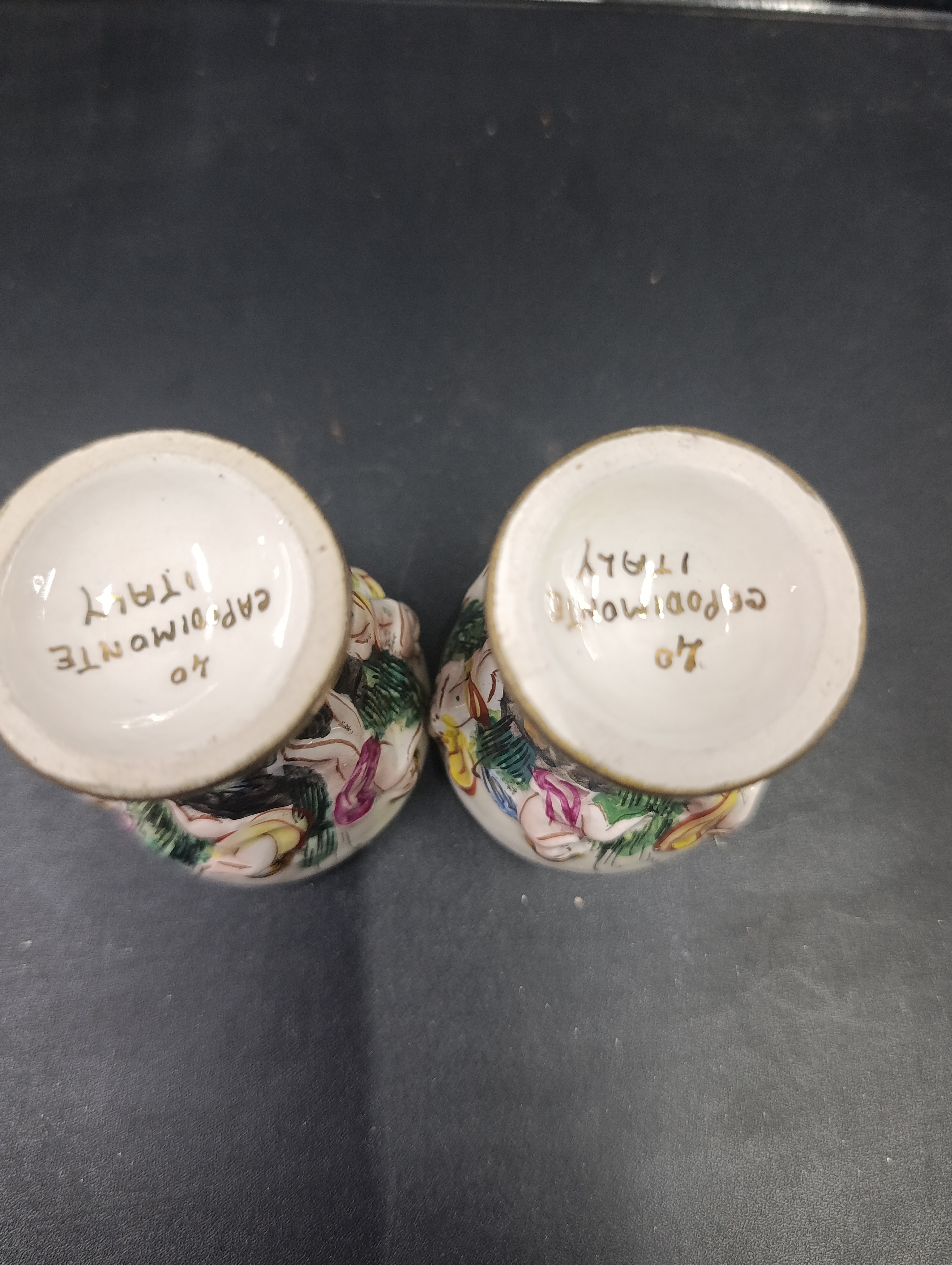 Porta huevo capodimonte 